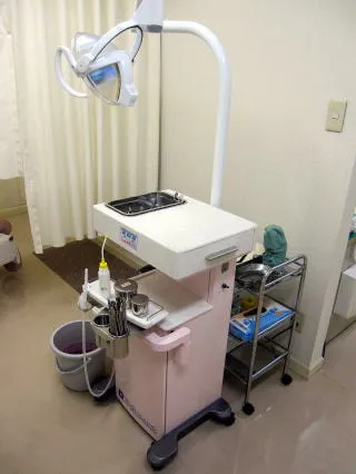 診察補助台(タカラベルモント)